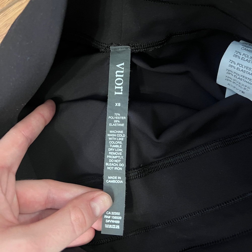 Vuori Yoga Pants - Picture 5 of 6